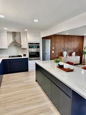 {{ custom_values.service_3 }} in {{custom_values.area_3})