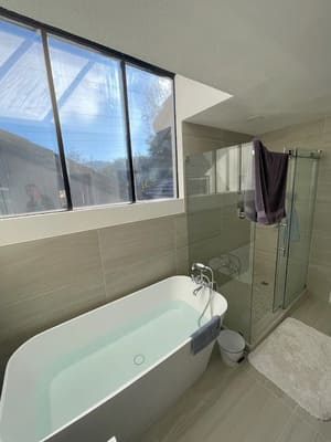 {{ custom_values.service_2 }} in {{custom_values.area_2})