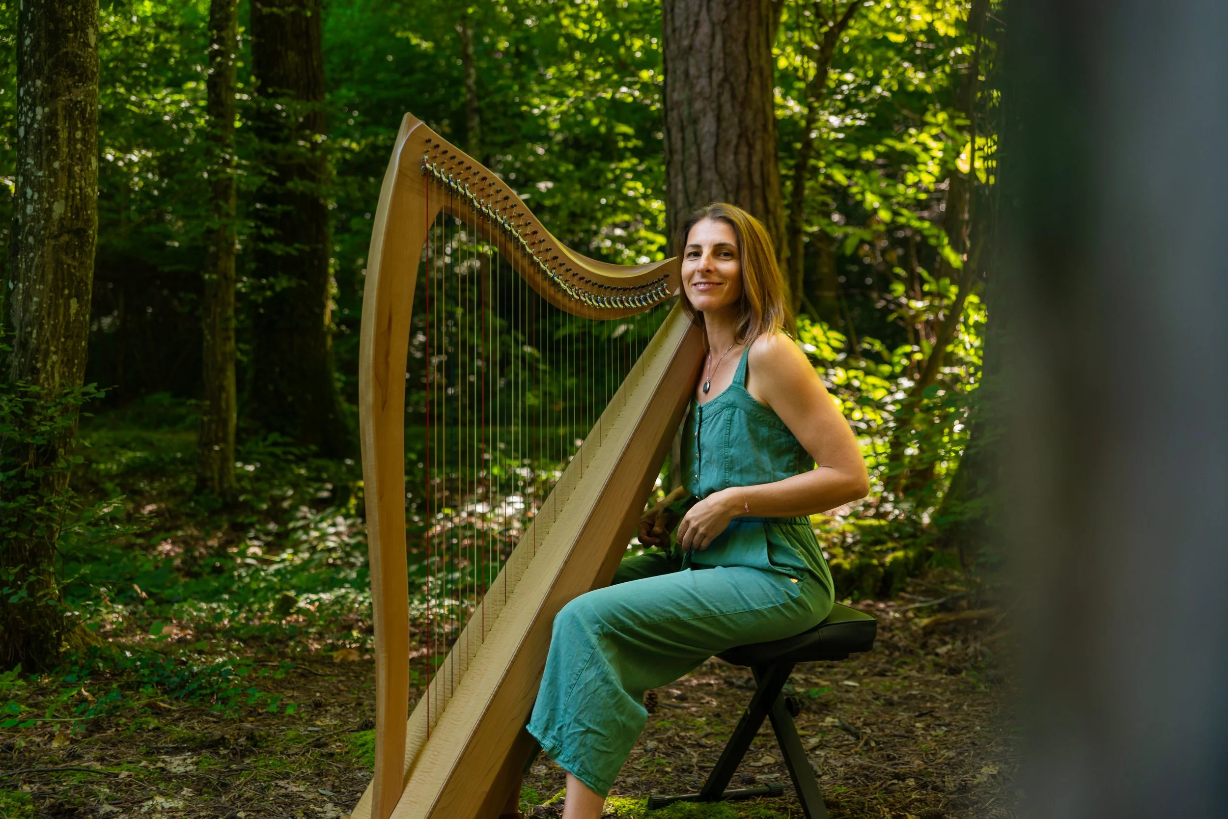 Portrait d'Alexia Delphis, harpe thérapeutique