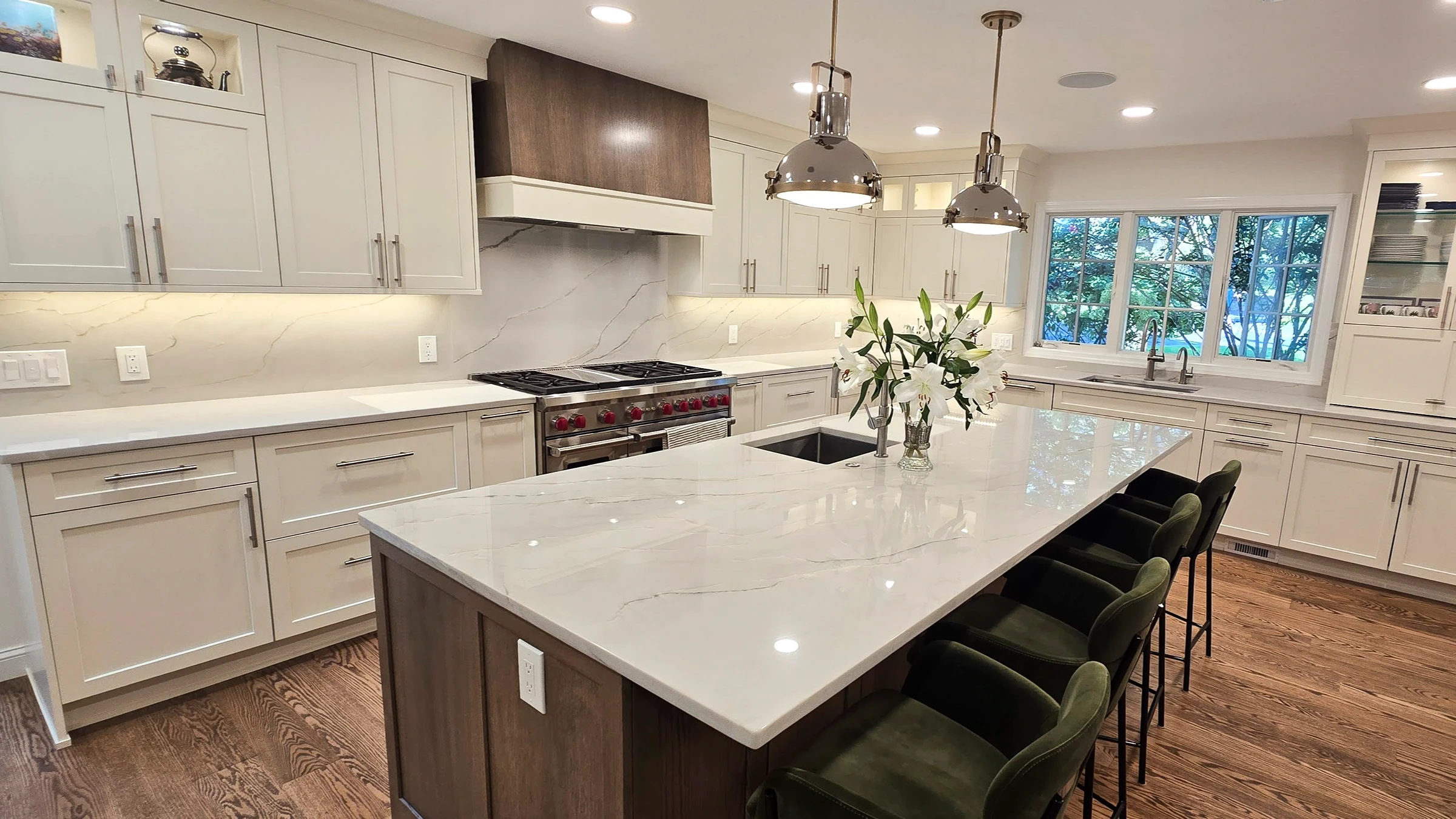 Kitchen with Dura Supreme cabinets