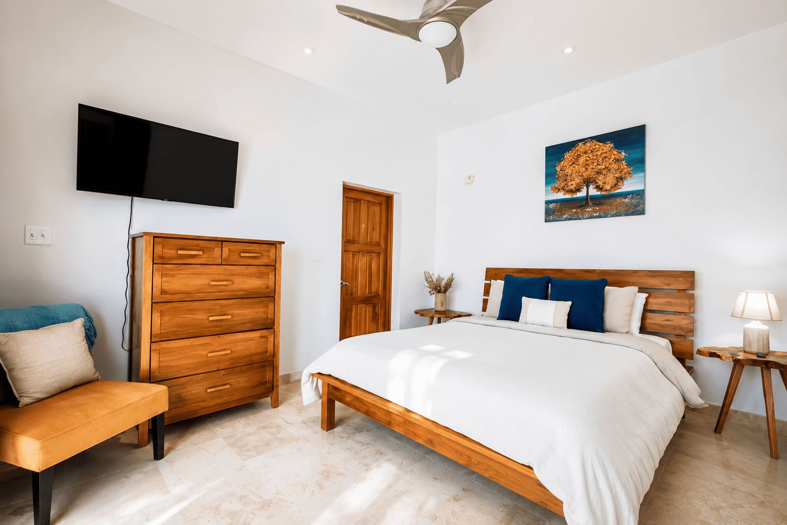 Garden Suite at Fox Villa Belize with queen bed and pool access