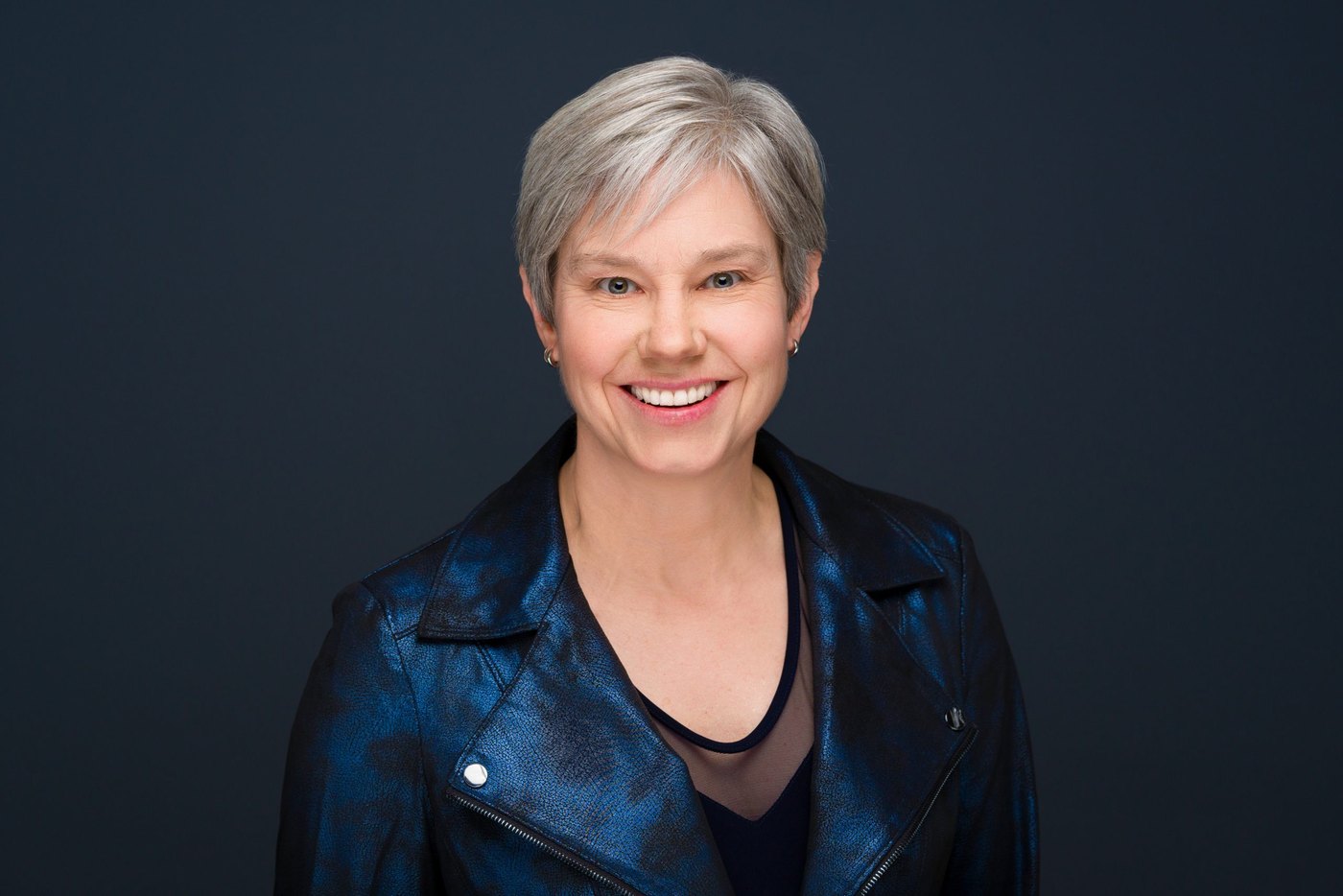 Lori‑Ann Muenzer, Author, Speaker and Coach