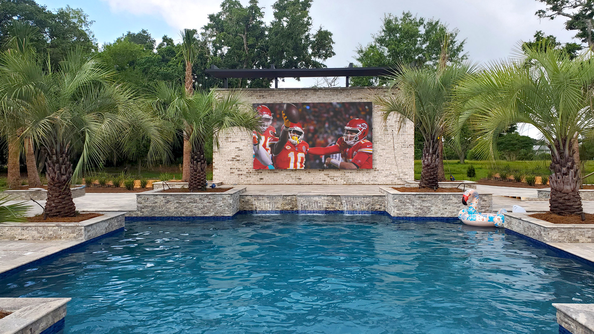 YOLO TV Outdoor Entertainment System Review