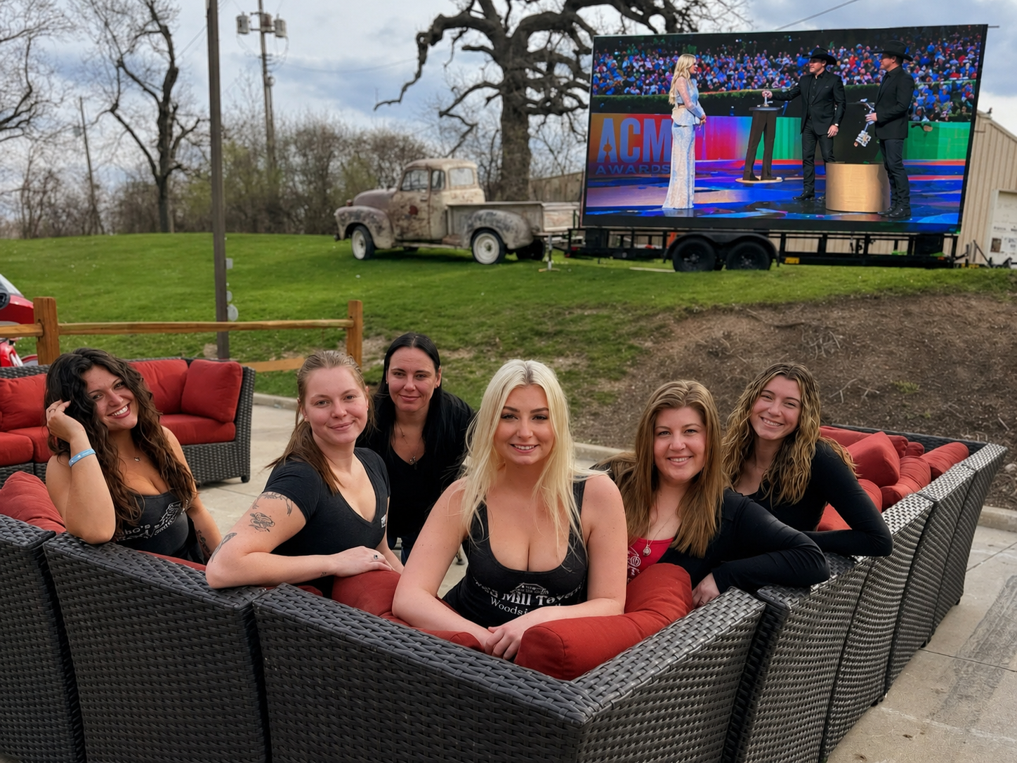 How a Giant Outdoor Screen Boosts Commercial Restaurant & Bar Revenue