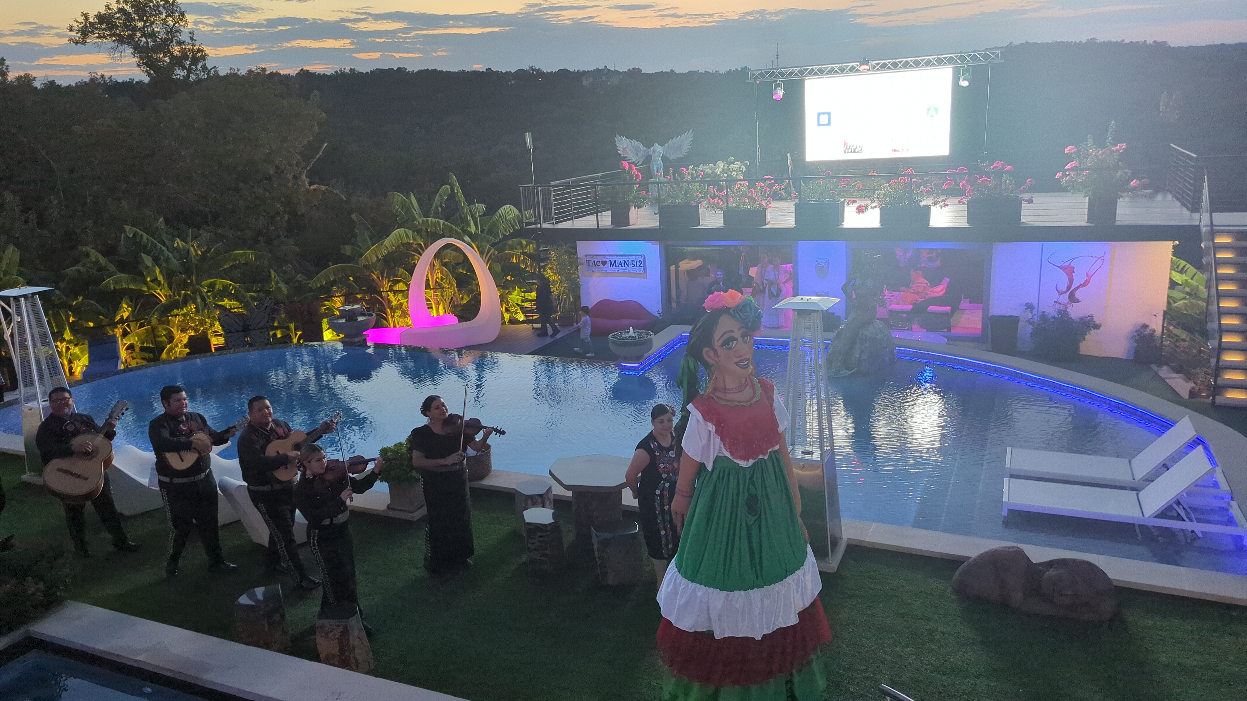 Outdoor Entertainment Oasis: YOLO TV Shines Bright in Austin, Texas