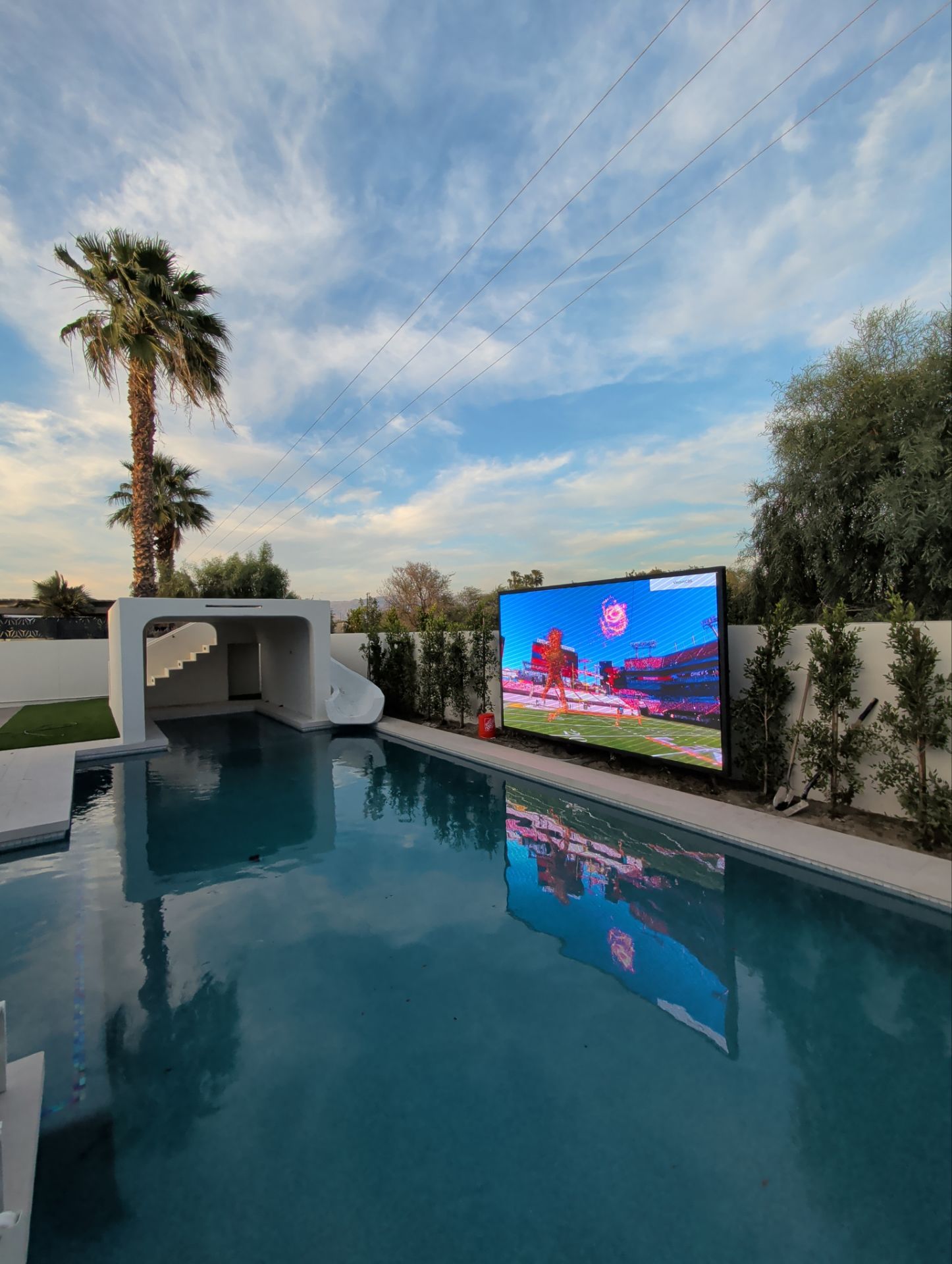 North Dallas Luxury Backyard Outdoor TV Guide: Brightness, Weatherproofing & Sizing for Texas Heat