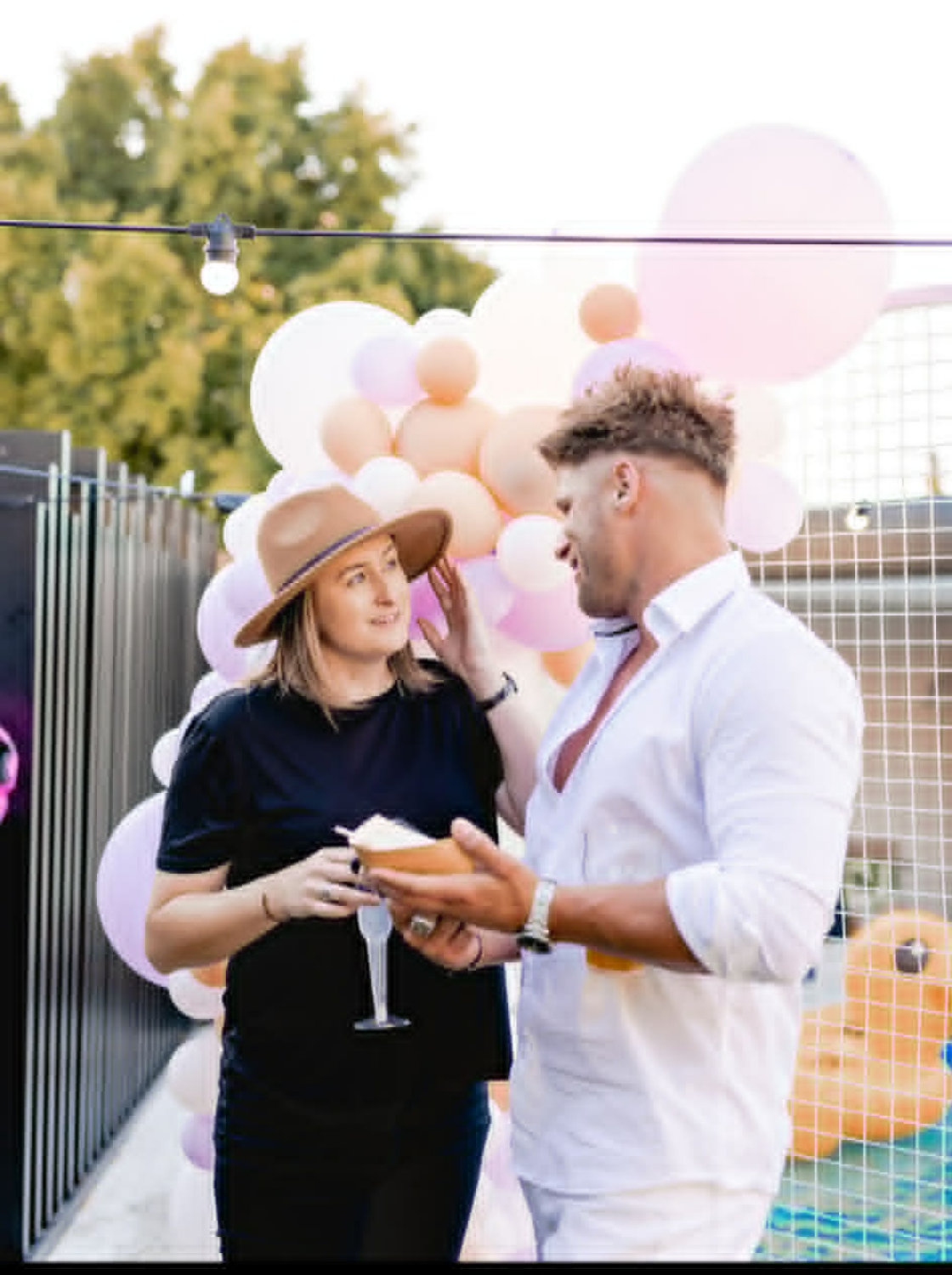 Food truck vendor posting online