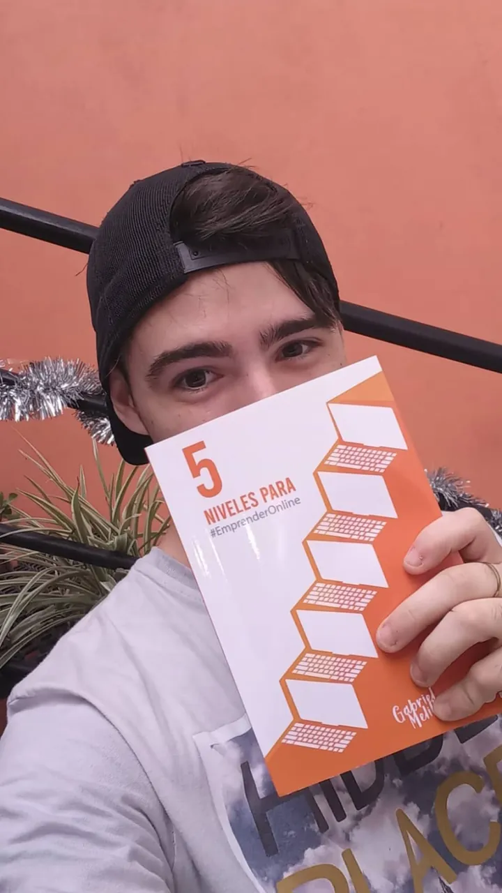 Lectora con el libro 5 Niveles