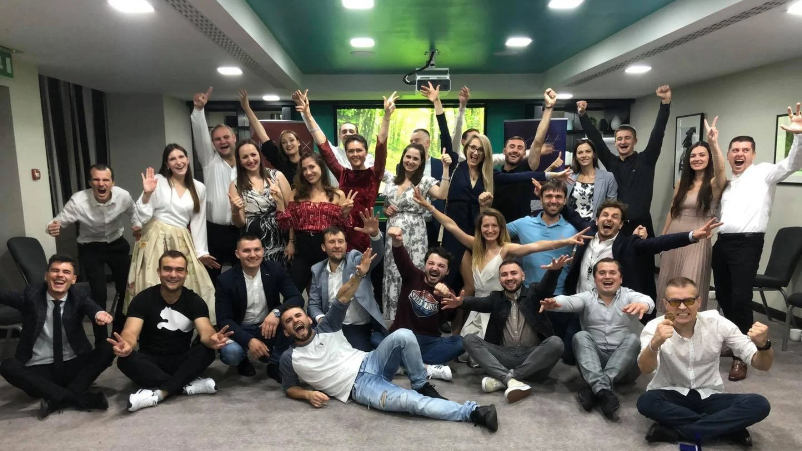 Comunitatea UncageX — oameni în proces de transformare