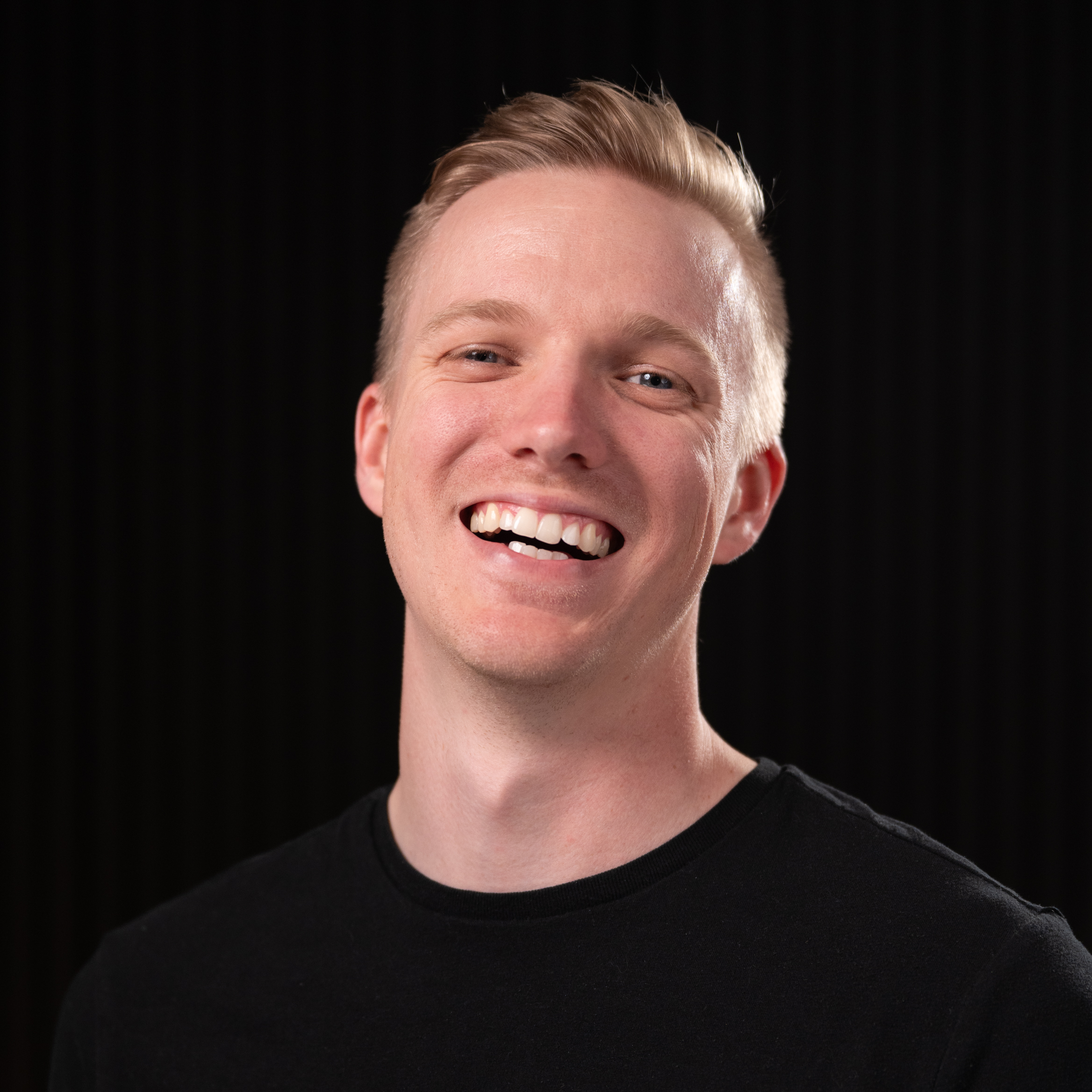 Aaron Whipple headshot
