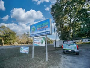 {{ custom_values.service_1 }} in {{custom_values.area_3})