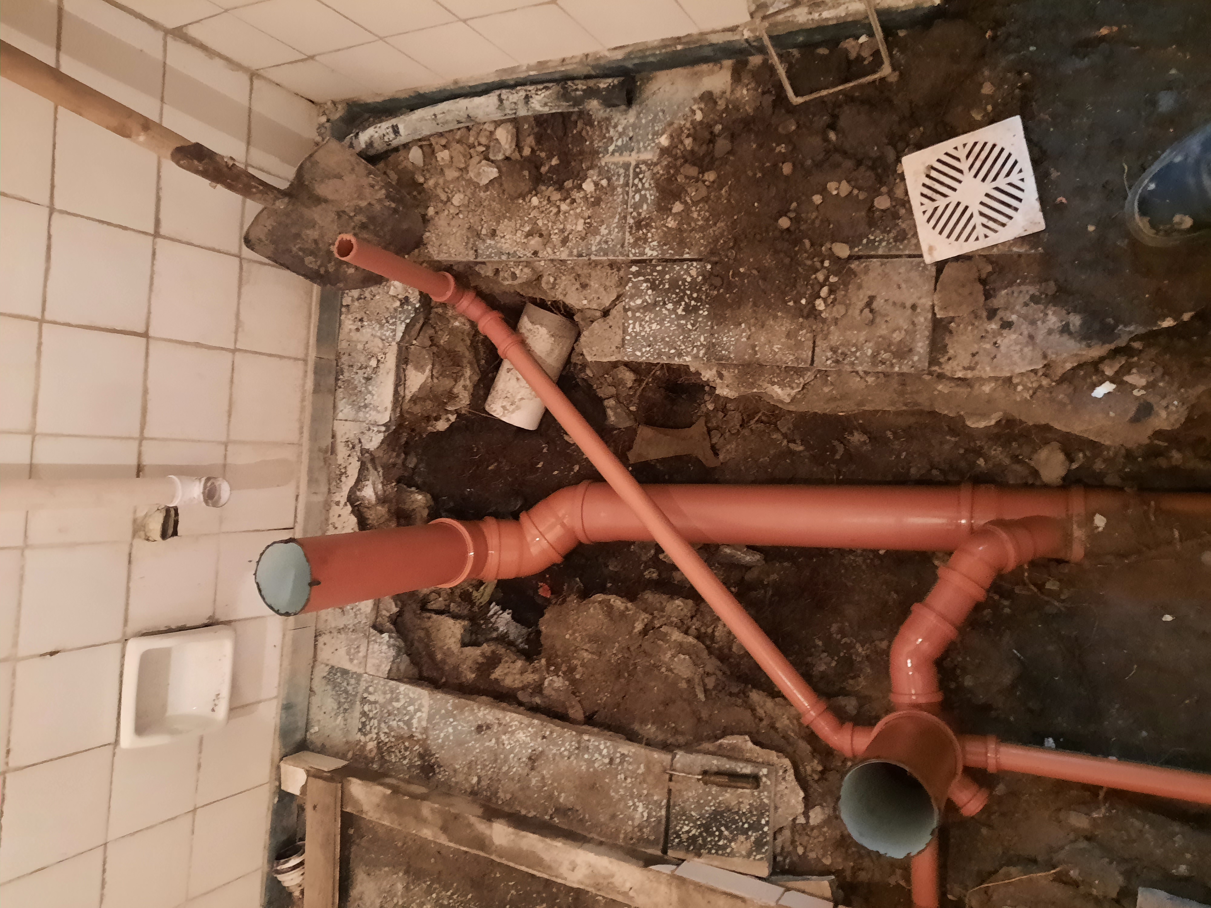 Instalación domiciliaria de red de desagües · Detalle de las uniones verificadas para hermeticidad.