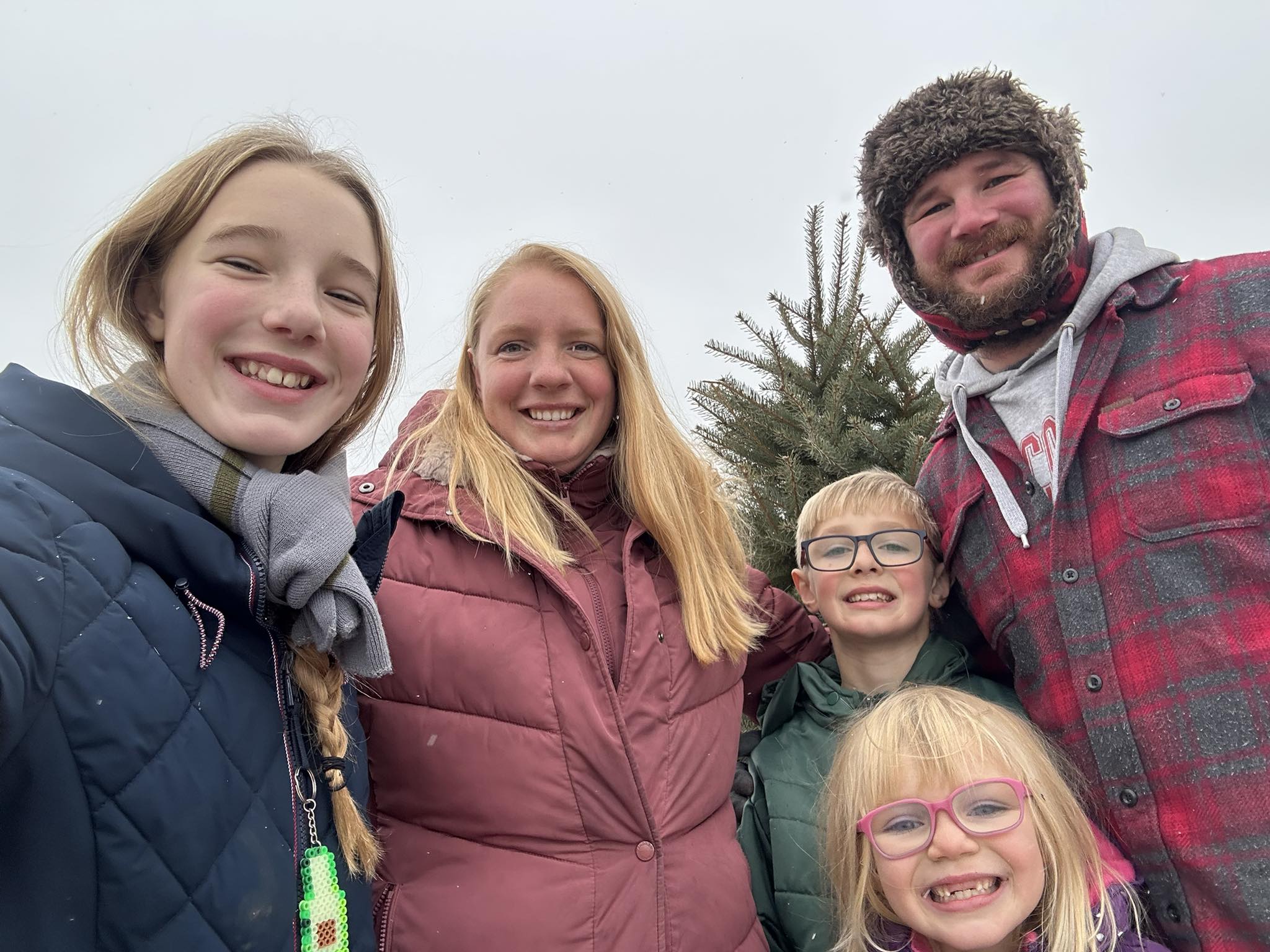 Dr. Amber performing a chiropractic adjustment at Lighthouse Chiropractic