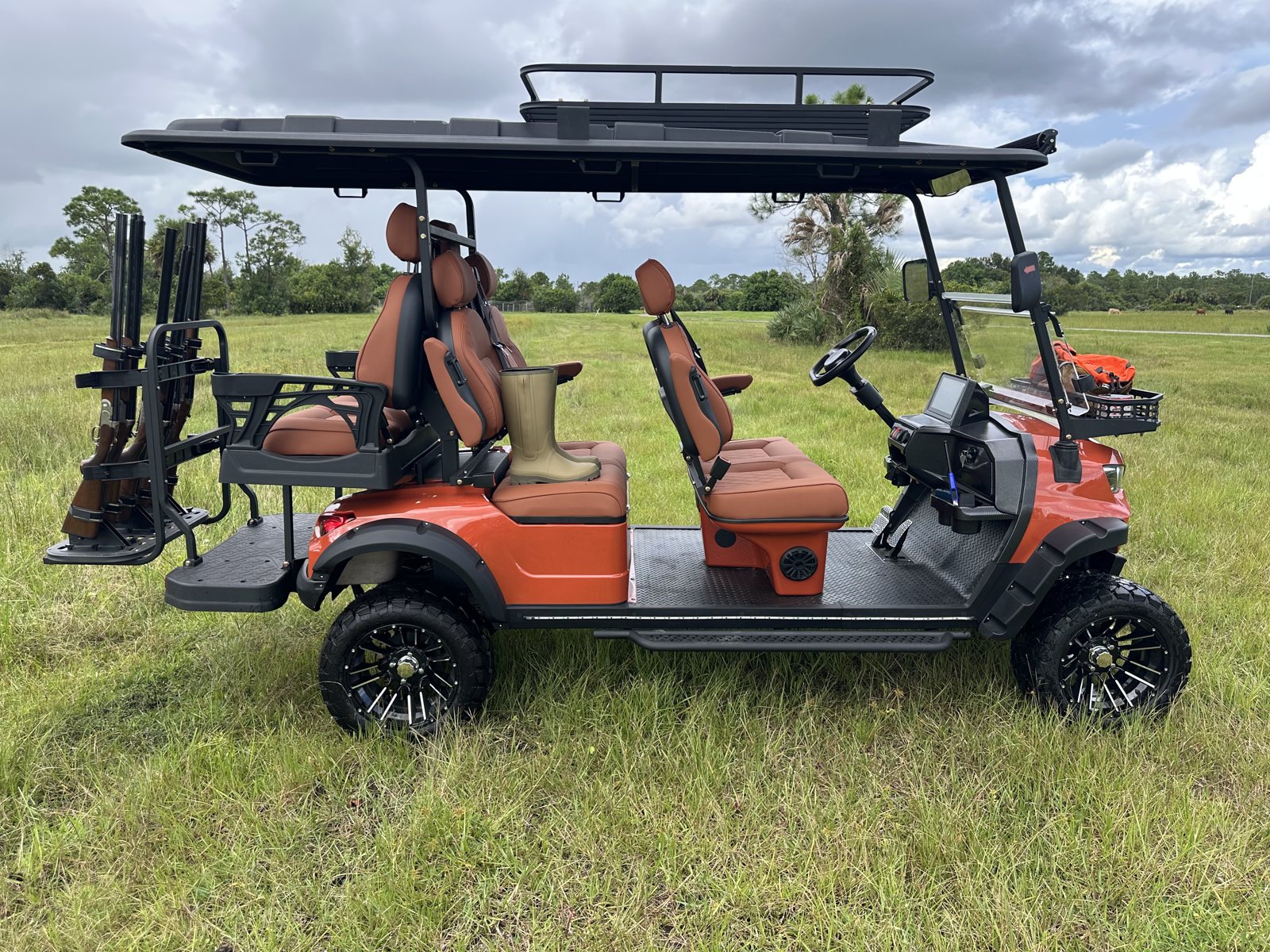 Actual Eco-Mander Max side profile with uncovered brown seats