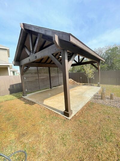 Outdoor kitchen in Bulverde