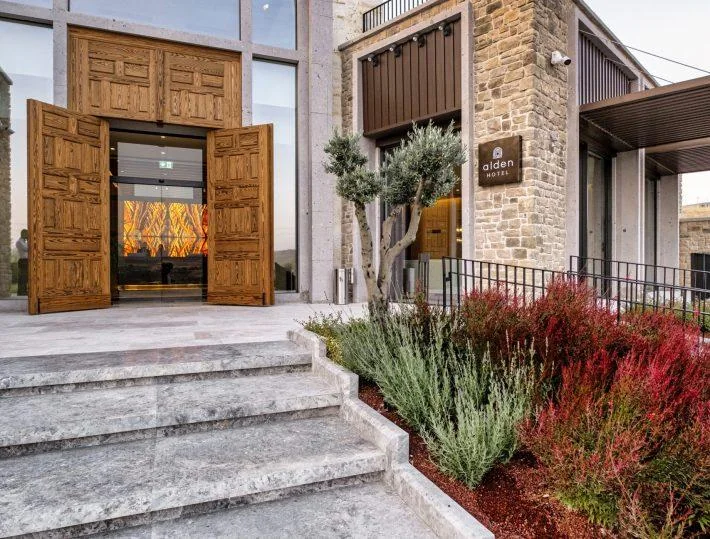 The welcoming entrance to the Alden Hotel