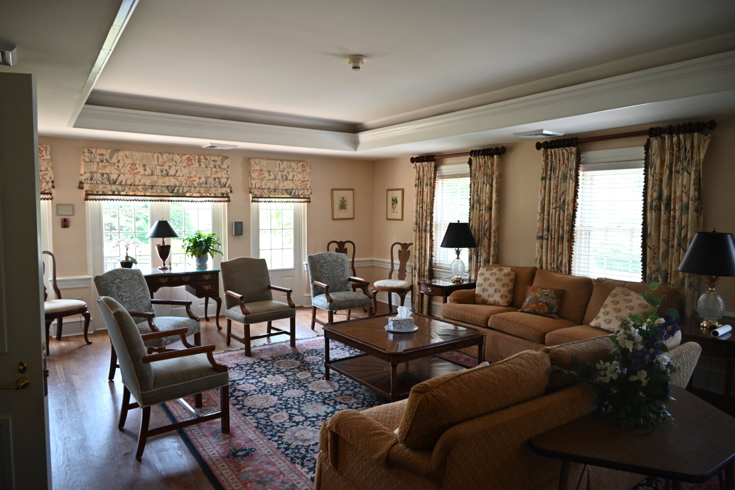 A smaller meeting room at Potomac Presbyterian Church with a warm, home-like feel