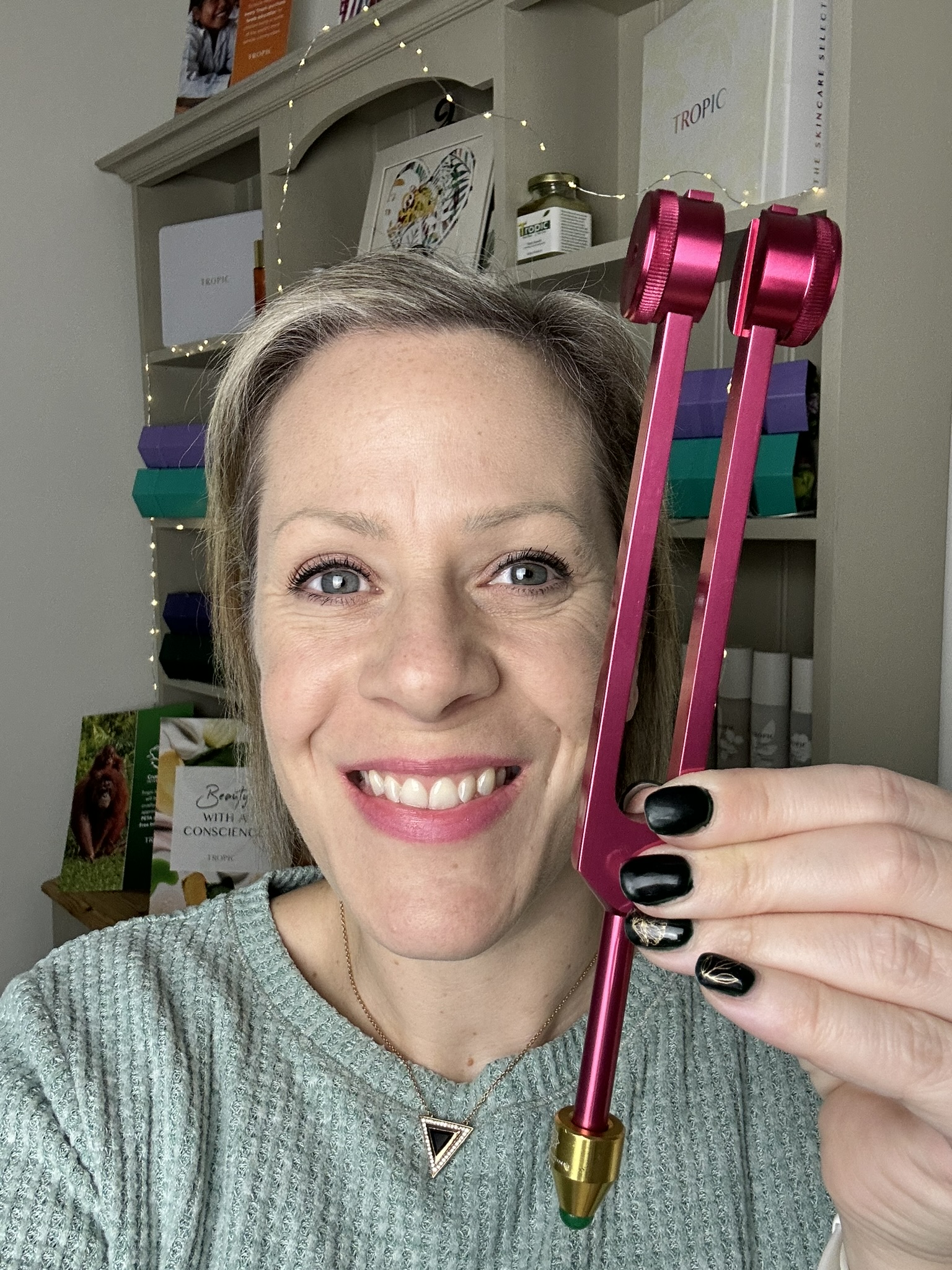 Amanda Durham, former RAF servicewoman and sound healing practitioner, sharing benefits of sound therapy for overwhelmed mothers.