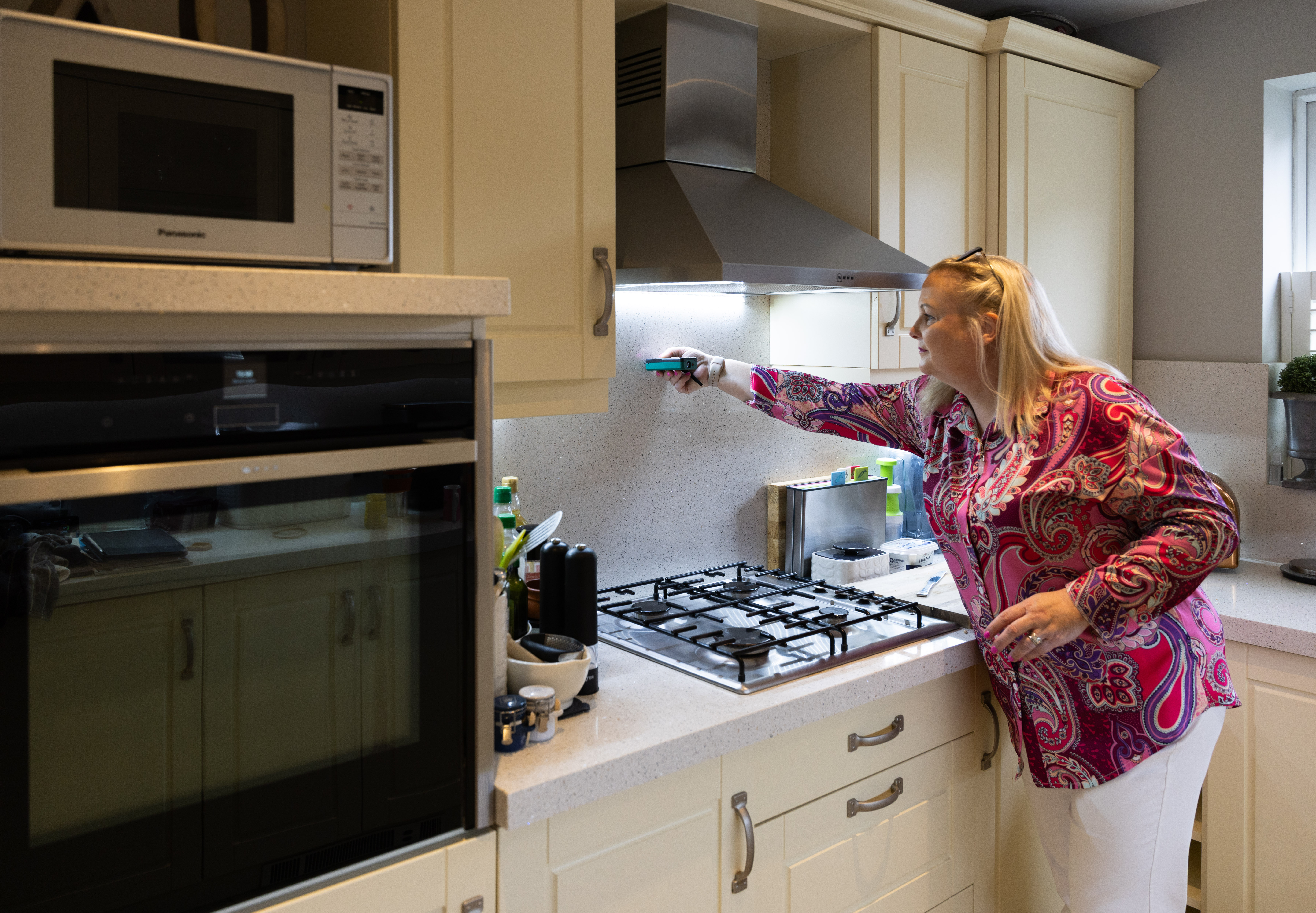 Amanda Jarvis-Doyle running a viewing at a Sabel & Co property