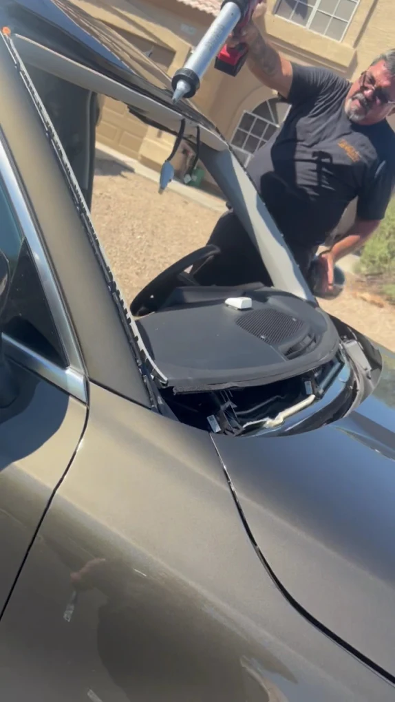 Auto glass service photo