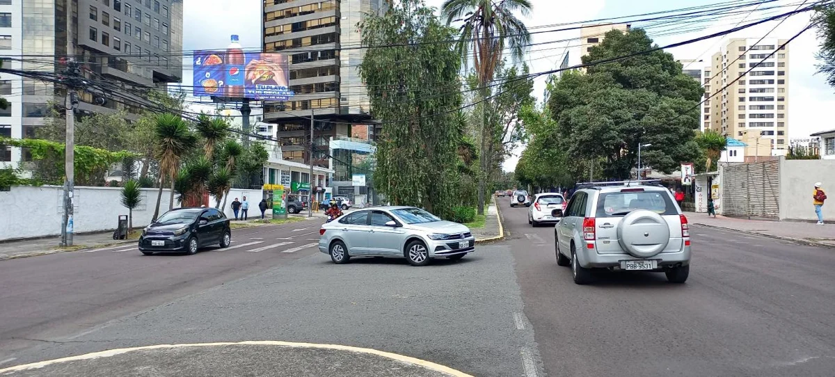 Av. 12 de Octubre y Lizardo García