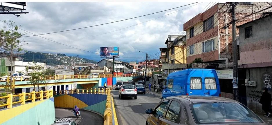 Av. Velasco Ibarra y Manuel Cajas