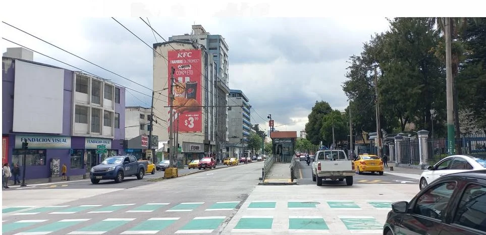 Av. 10 de Agosto y Colón