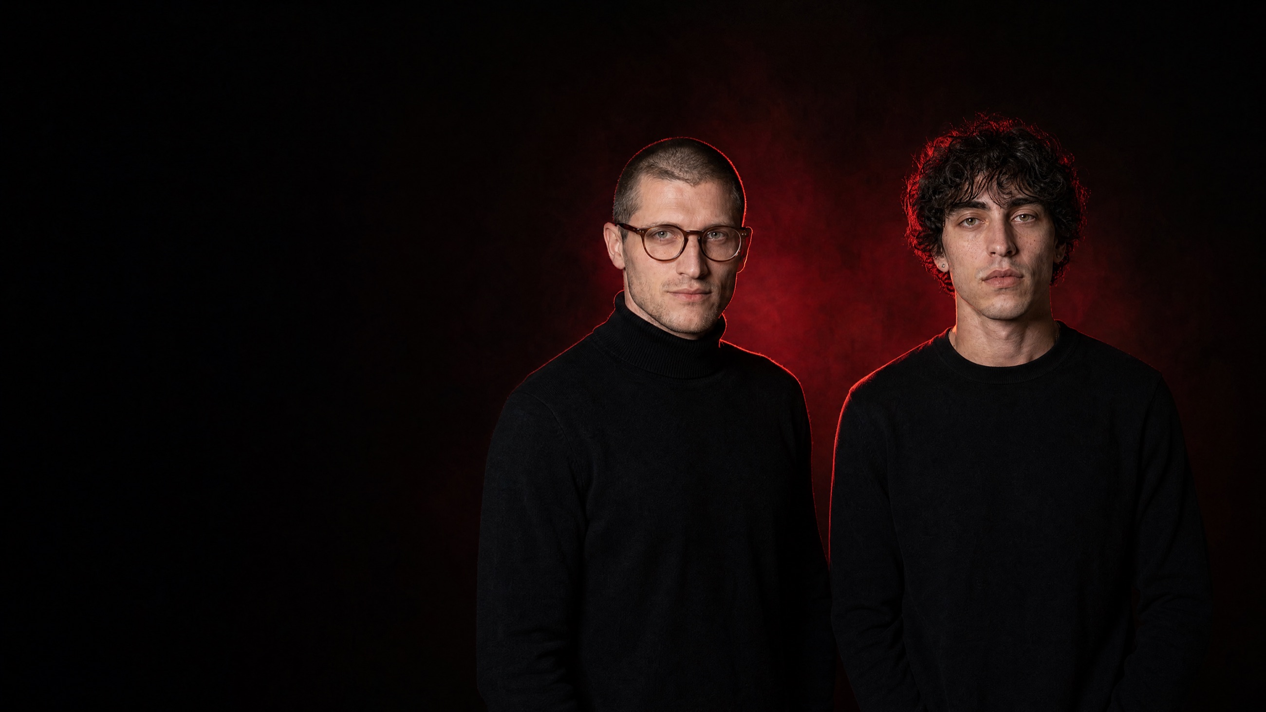 Los dos creadores de la masterclass — contenido generado con IA