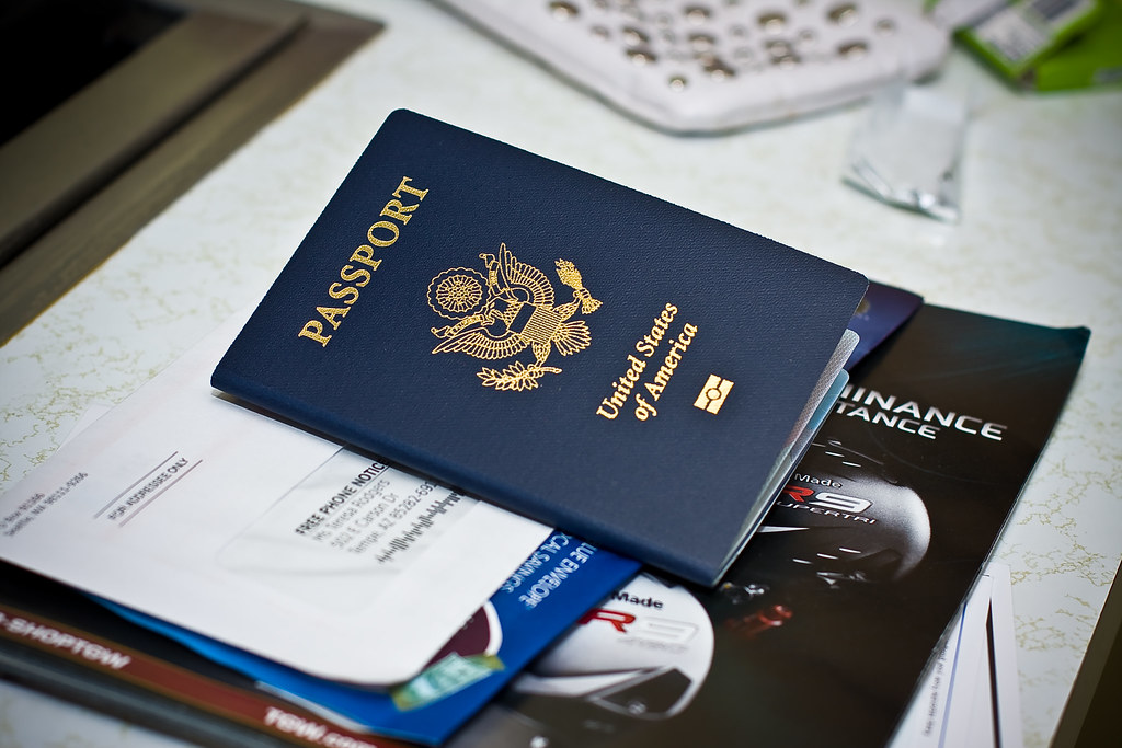 Pasaportes y documentos