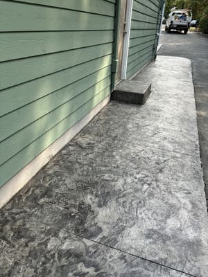 {{ custom_values.service_1 }} in {{custom_values.area_7})