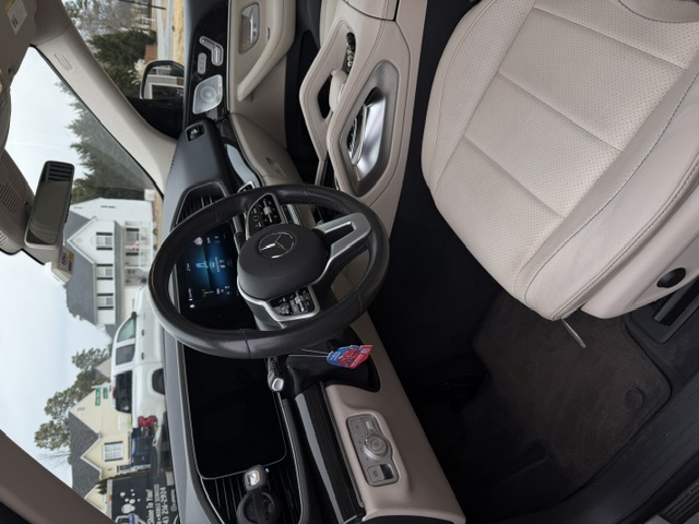 {{ custom_values.service_1 }} in {{custom_values.biz_area_1})