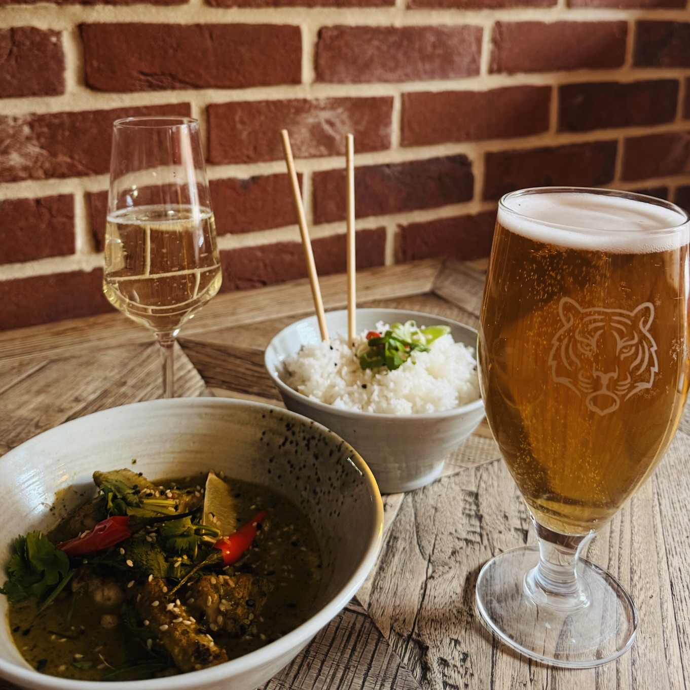 Green curry, jasmine rice and a cold beer