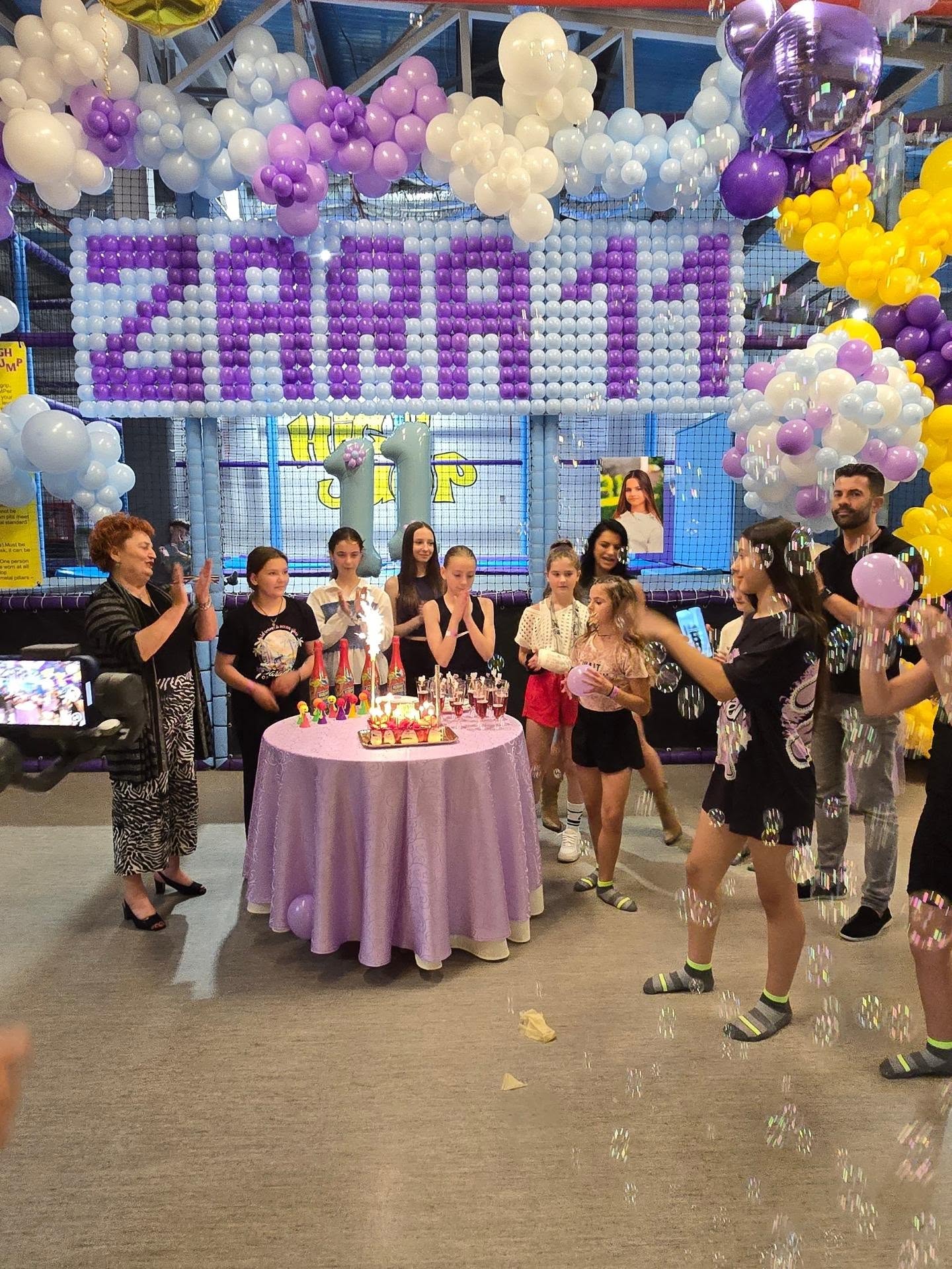 Petrecere aniversară - 4