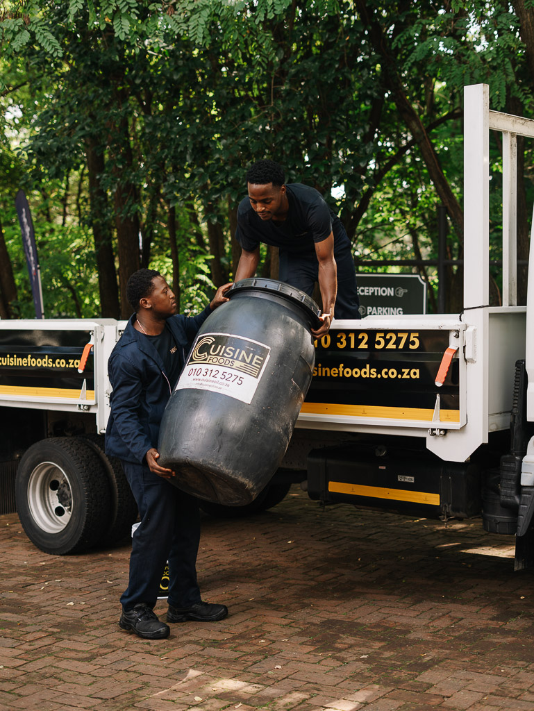 Used cooking oil collection tank