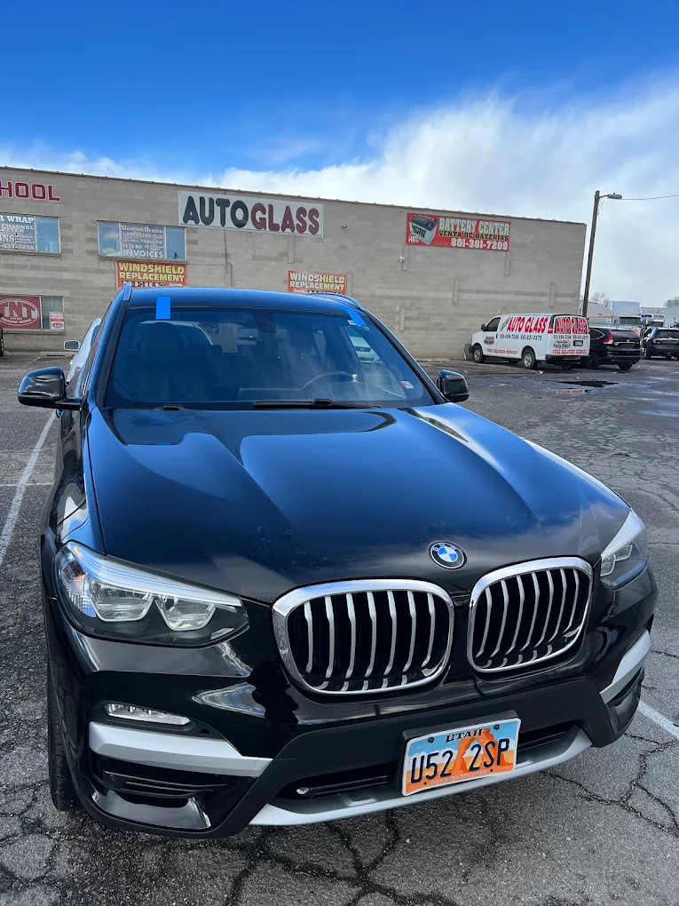 Windshield replacement work