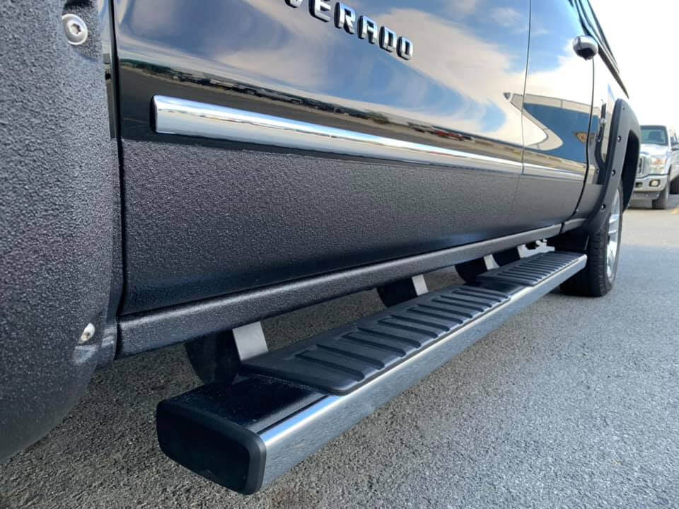 Running boards that deliver the perfect blend of strength and style, offering secure footing while enhancing your truck’s performance and appearance.