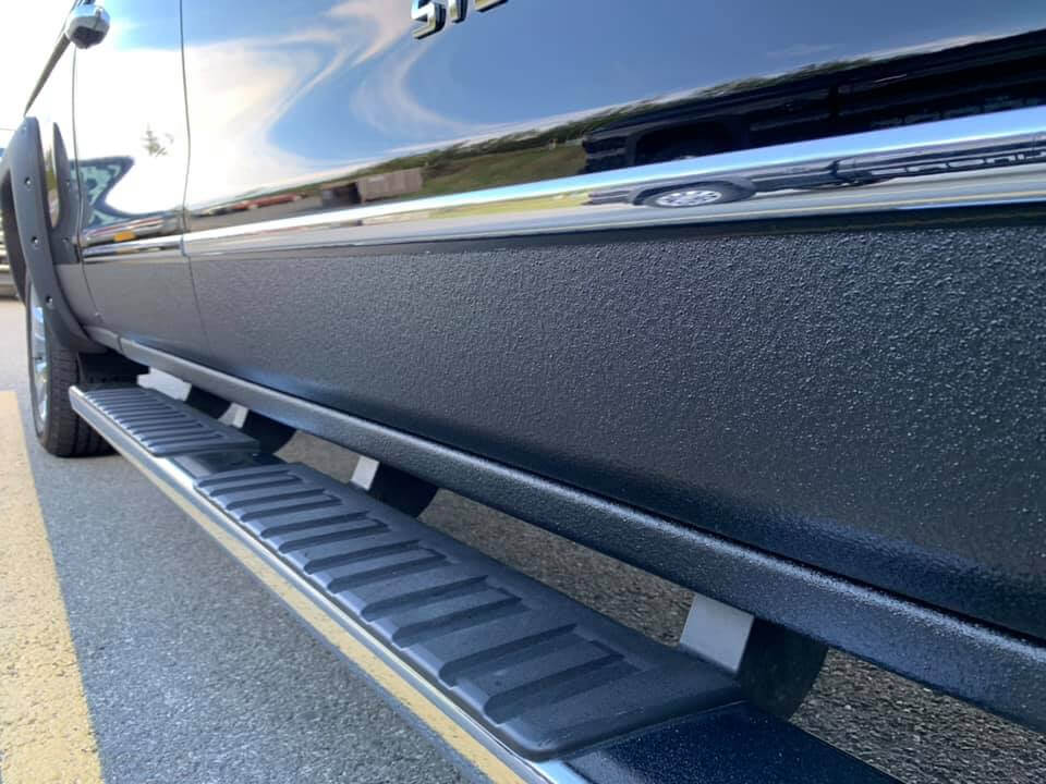 Experience the convenience of retractable running boards, engineered for easy access while maintaining sleek style and optimal ground clearance.