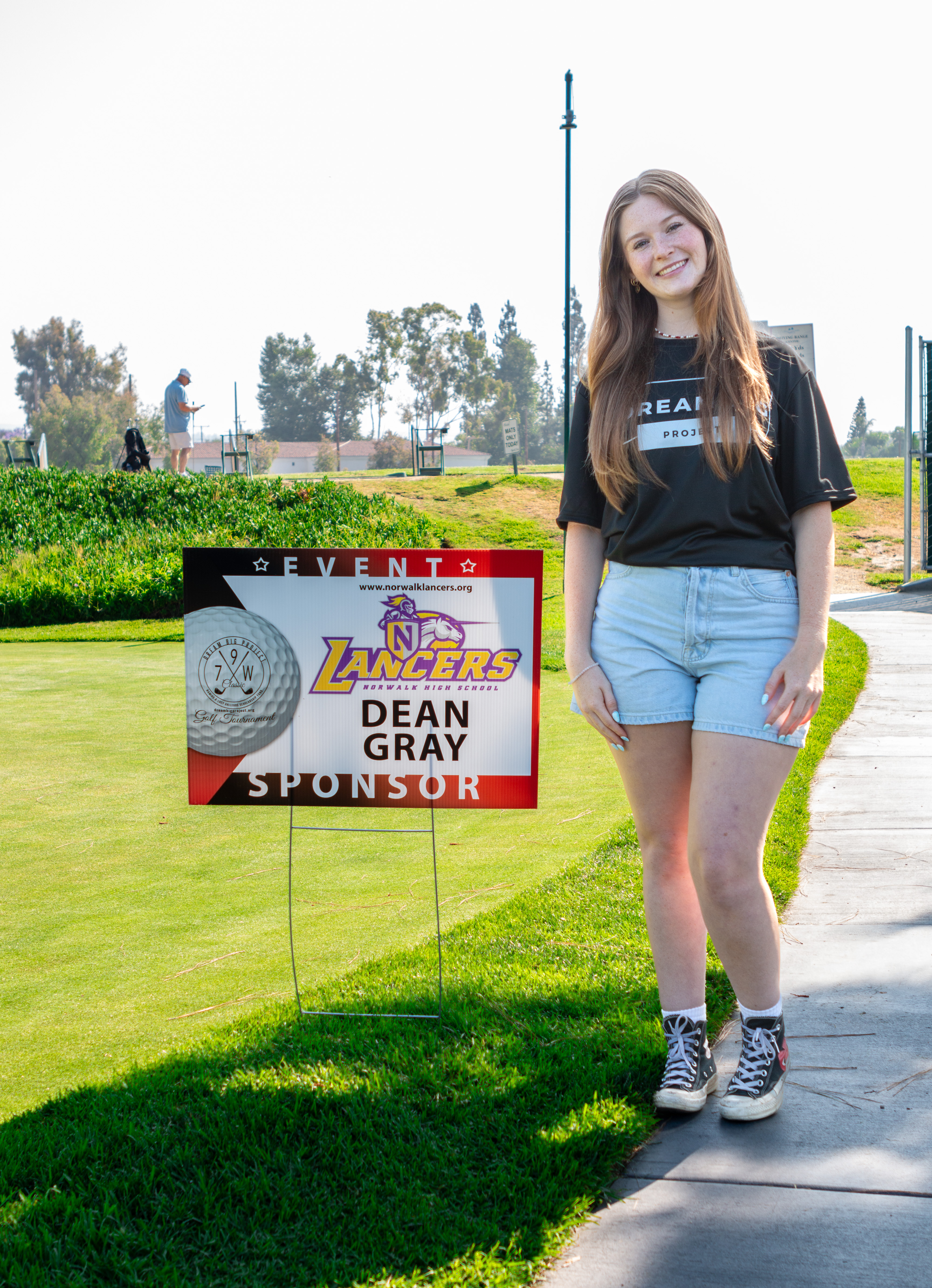 Sponsor recognition banner on the course