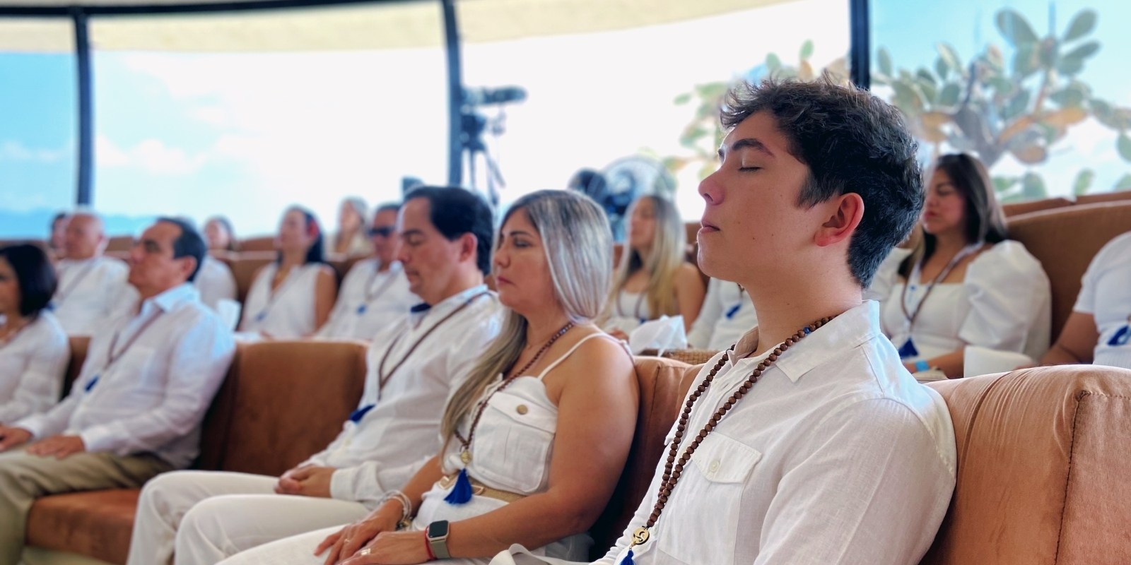 Abrazo grupal de cierre