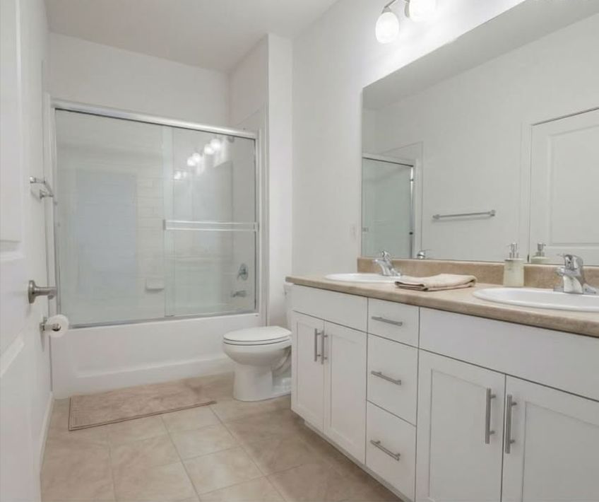 Full bathroom renovation, before
