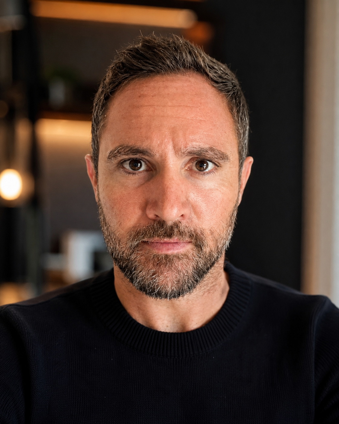 Photo de profil IA style founder en pull noir