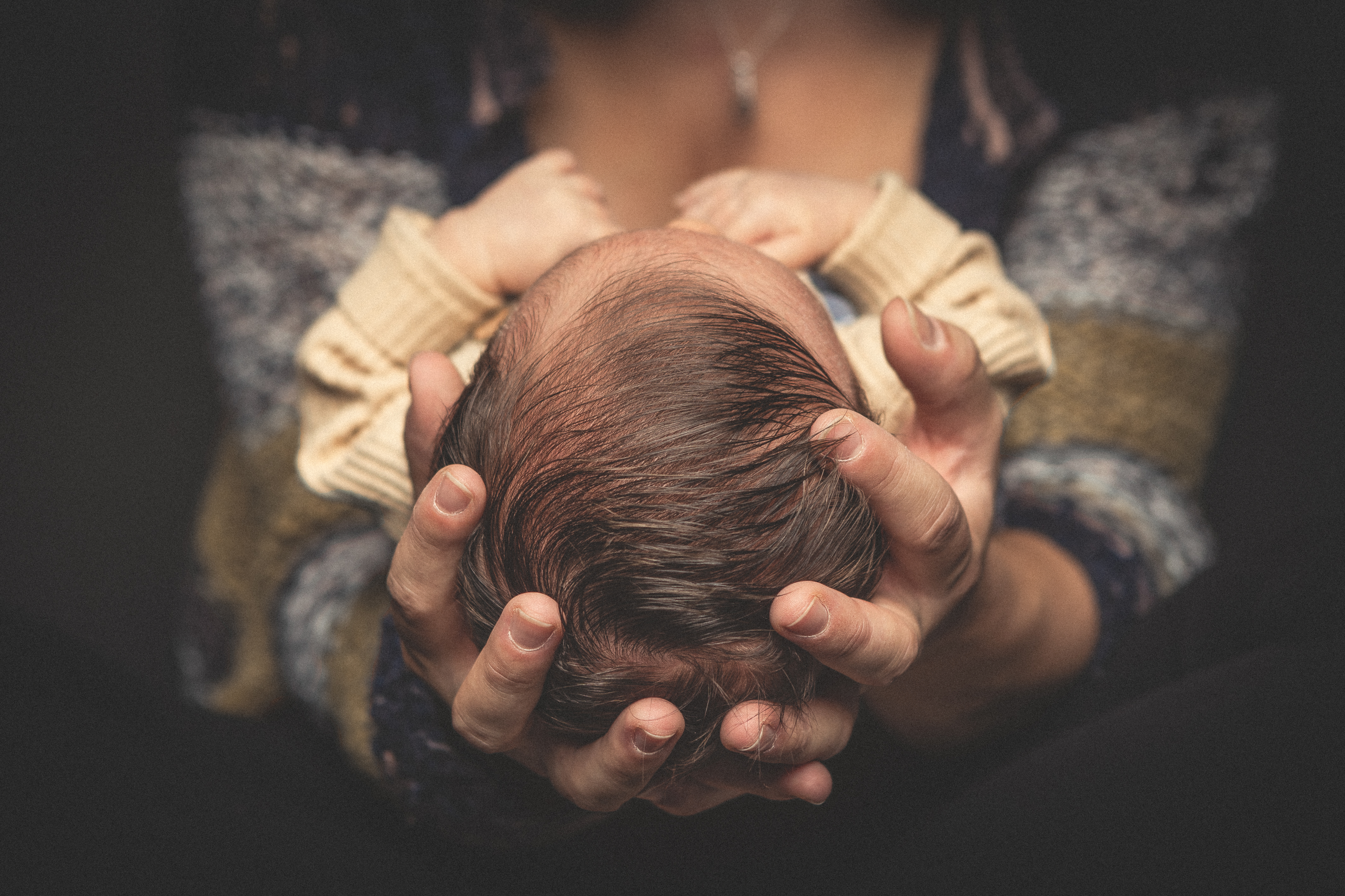 Newborn-Baby in Pose