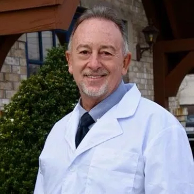 Dr. Lary Verasco, DMD