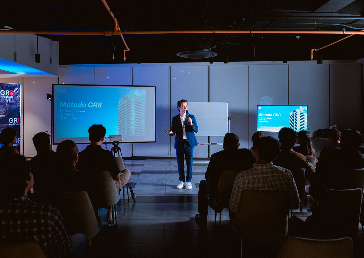Seminario De Cero a Inversionista Inmobiliario — auditorio lleno
