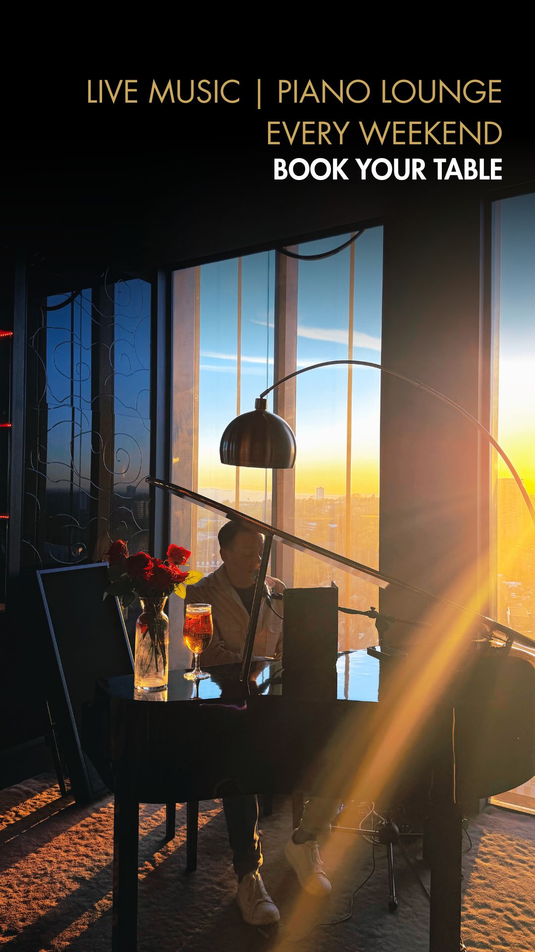 Cocktails and small plates in the Piano Lounge at 3Sixty