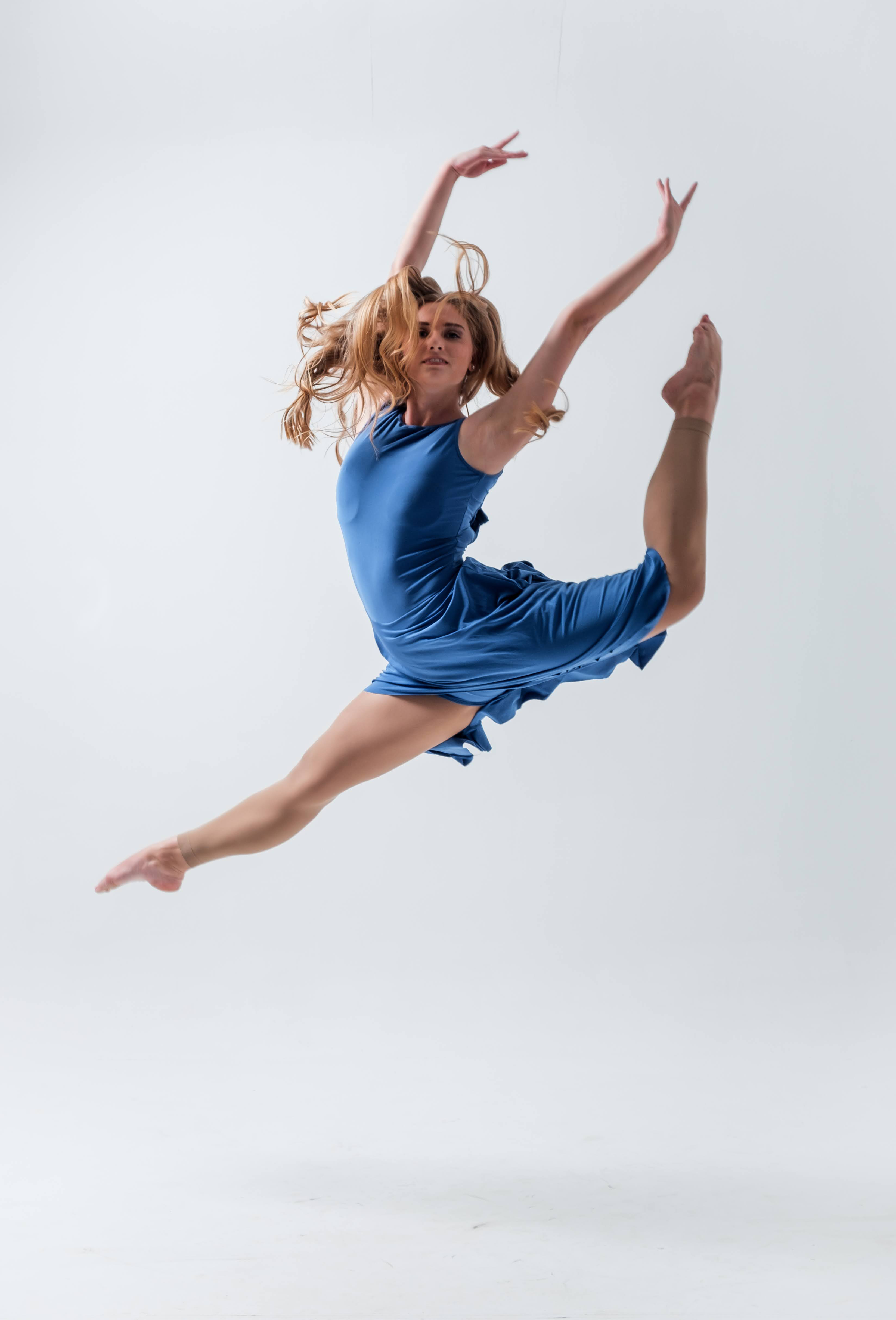 Contemporary dance for adults