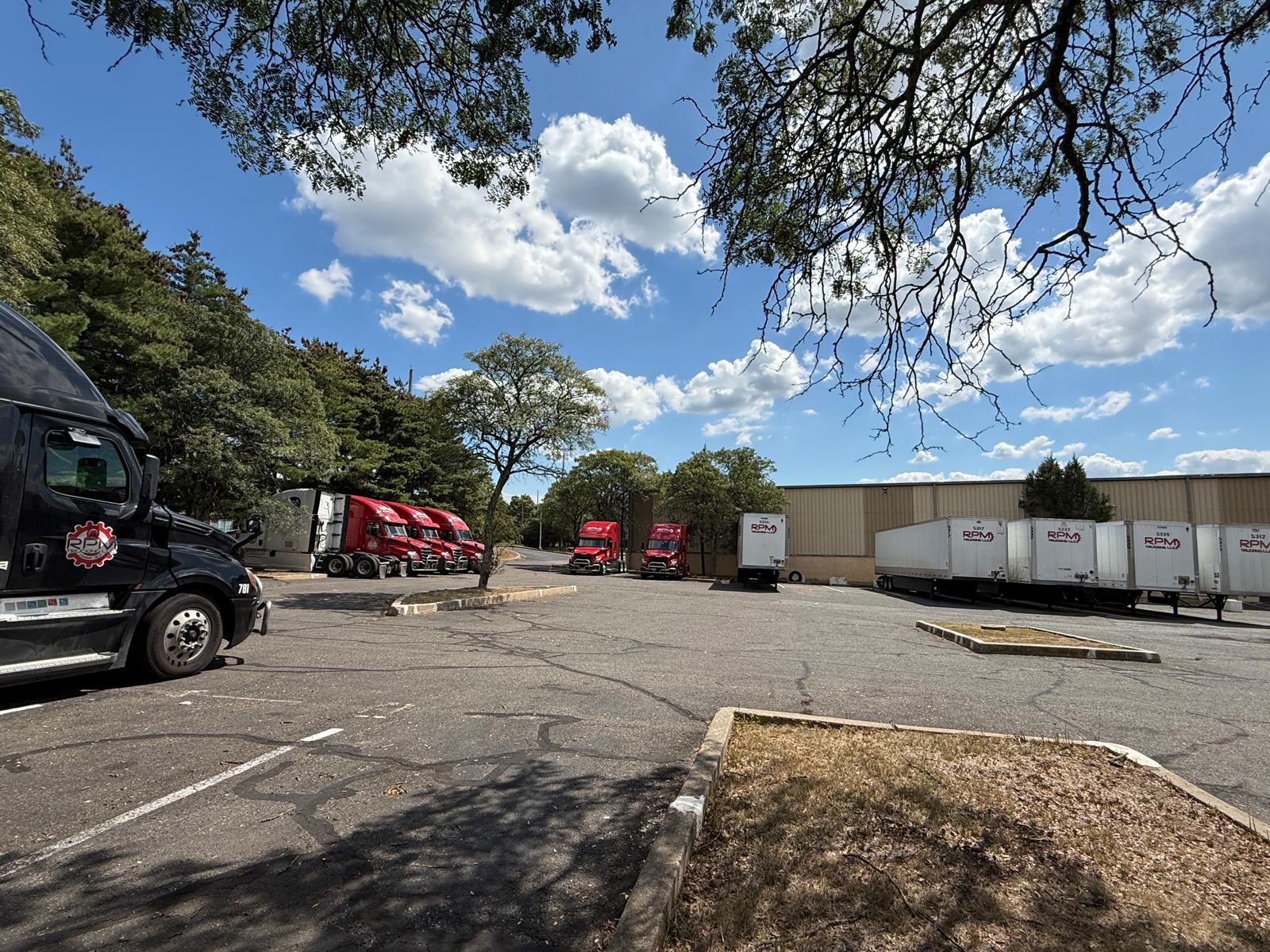 RPM Trucking fleet: Fleet at the yard