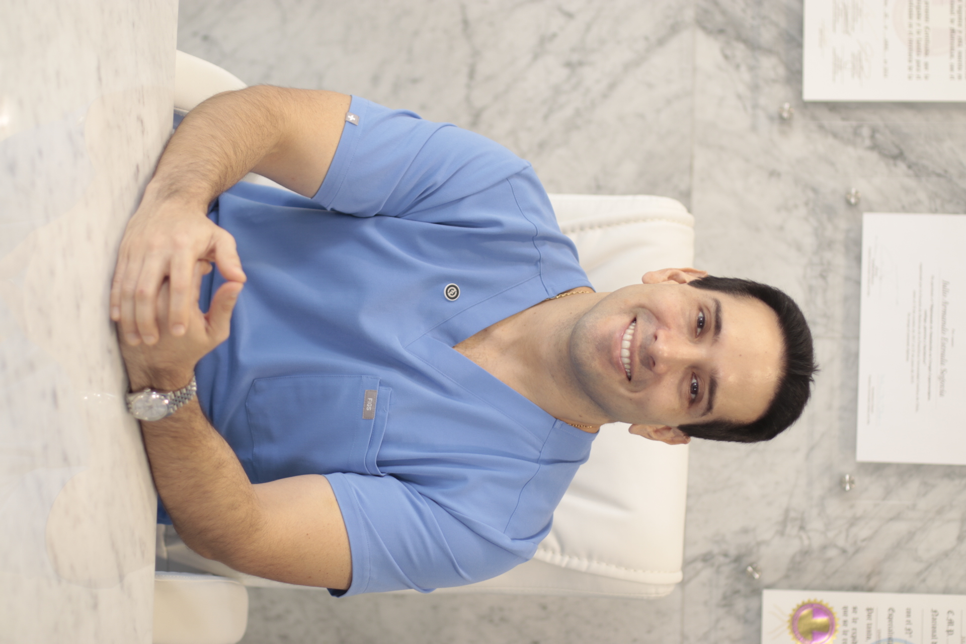 Dr. Julio Estrada — Cirujano Bariátrico