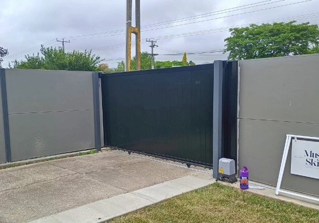 Automatic Gate installed by Continuum Contracting