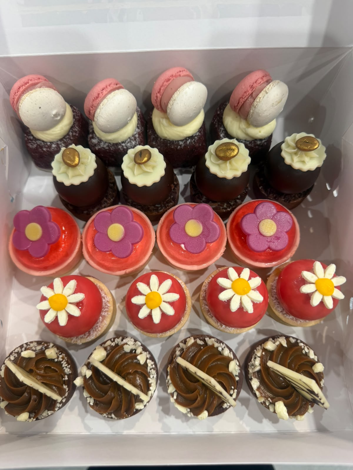 Madders Brothers 20 piece petit four box